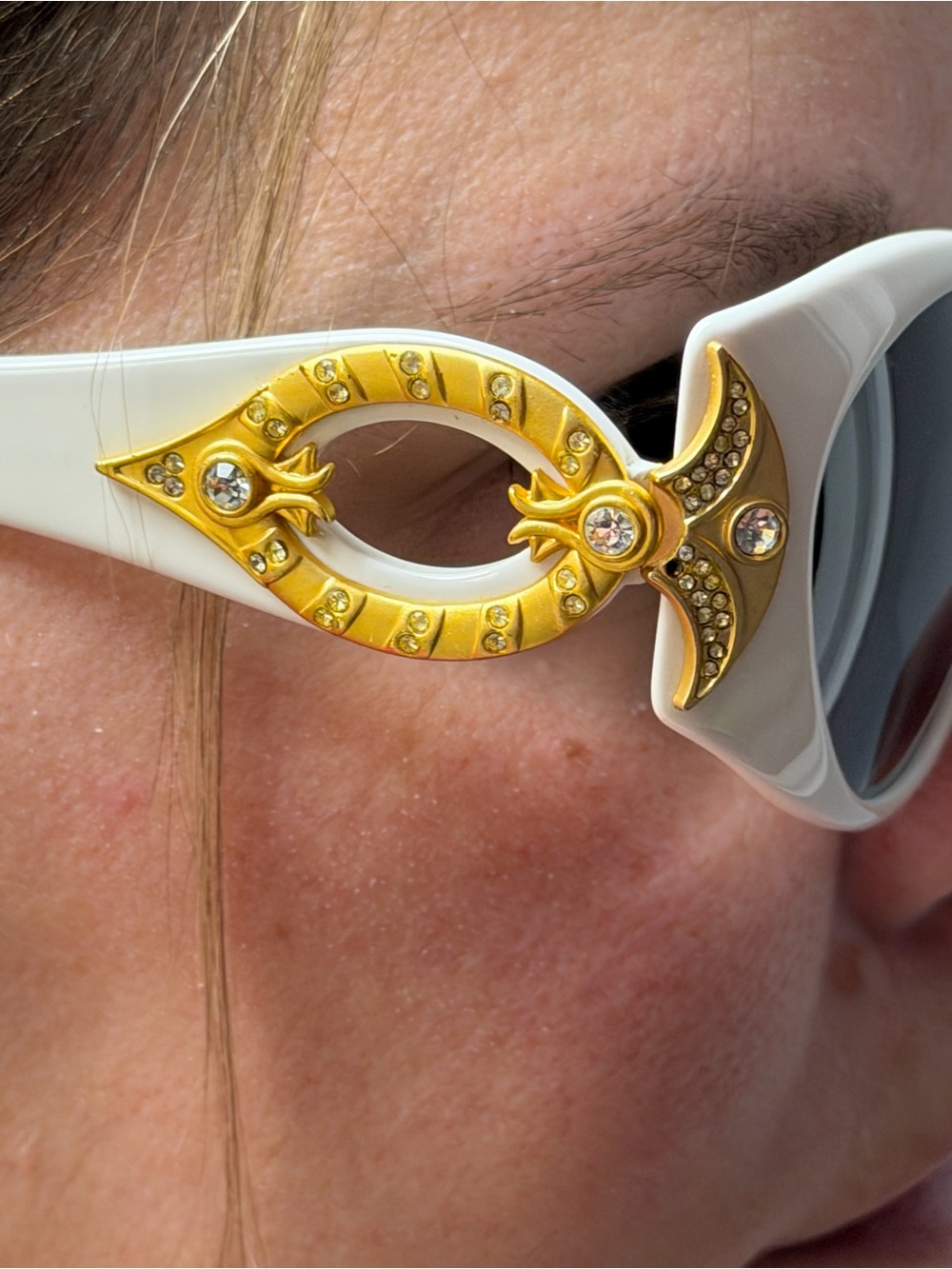 Vintage Deadstock Champagne Series Oval Sunglasses White & Gold Rhinestone Italy - Picture 14 of 15